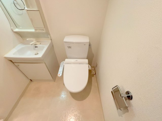エステムコート新大阪Ⅷレヴォリスのトイレ