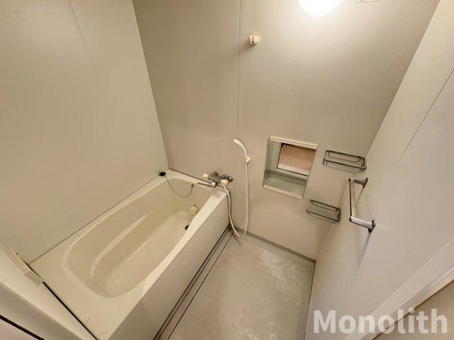 サンプリエの浴室