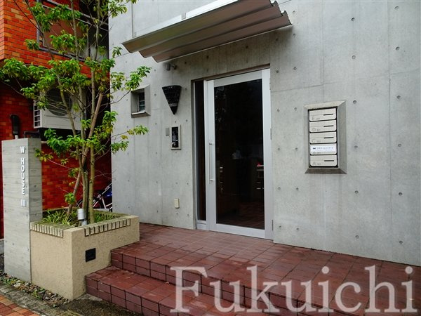 W-HOUSE Ⅲのエントランス