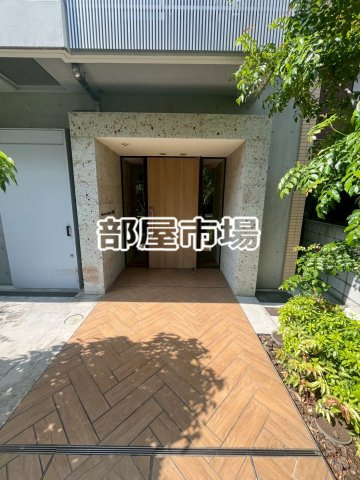 メイクスデザイン町屋のエントランス