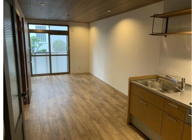 サニーハイム富雄の居間・リビング