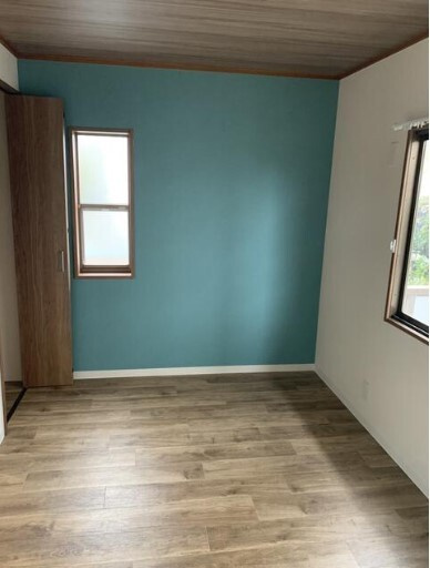 サニーハイム富雄の洋室