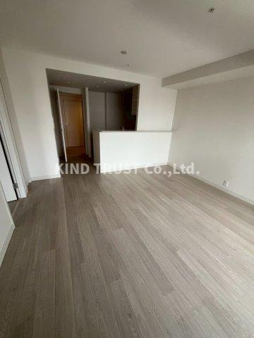 グランドメゾン新梅田タワー THE CLUB RESIDENCEの居間・リビング|こちらのリビングで趣味の時間をお楽しみください