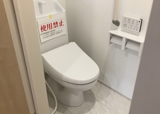 【トイレ】 | トイレは大きさや形、機能、抗菌性などが異なる多種多彩なタイプが各メーカーから出ています。それぞれに良さがあるため、事前にどういったタイプのトイレがいいのかをご家庭内で決めて、内見に行くといいでしょう。