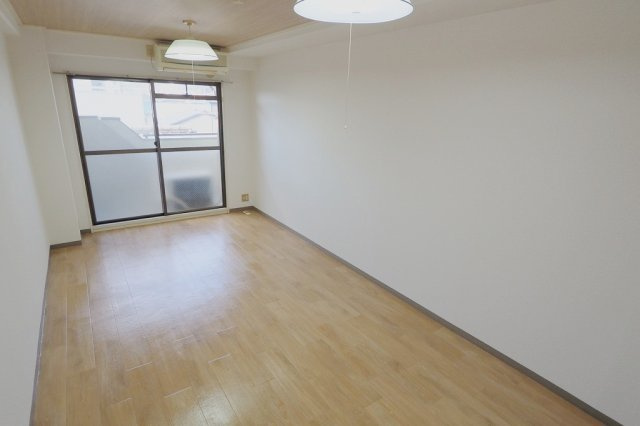 光ハイツの内装