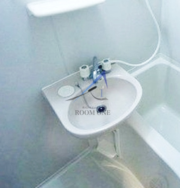 クレール本町の洗面所|洗面台です。