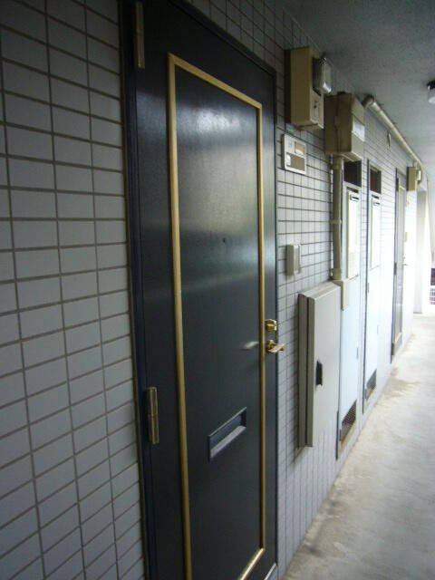 ピア氷川台の玄関