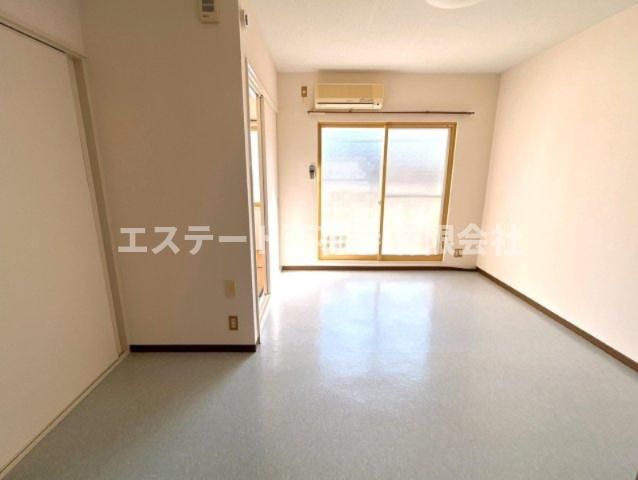 セゾン・ド・ジュネスの居間・リビング