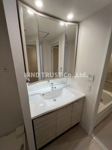 グランドメゾン新梅田タワー THE CLUB RESIDENCEの洗面所|広い洗面スペース