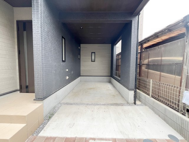 入間市東藤沢5丁目の駐車場|雨を凌げるインナーガレージ