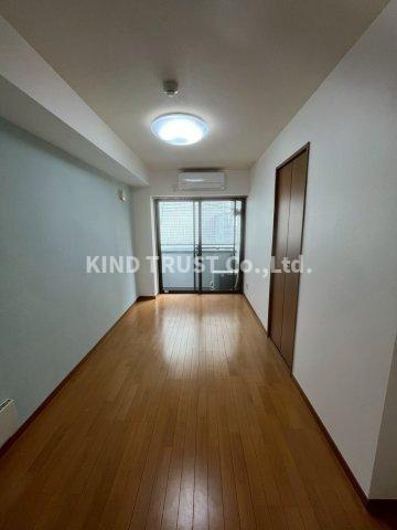 キオズ梅田ウエストの居間・リビング|ゆったりとした居間です