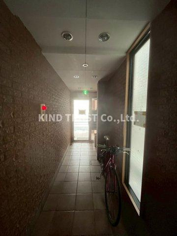 キオズ梅田ウエストのロビー|清潔なロビーです