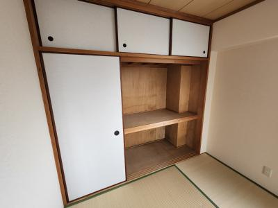 ウインドベル四条大宮の収納|押入