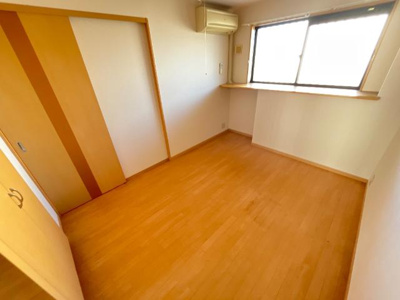 【玄関】 | ＨＡＰＰＩＮＥＳＳ | 洋室