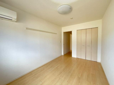 【内装】 | レーヴ | 洋室