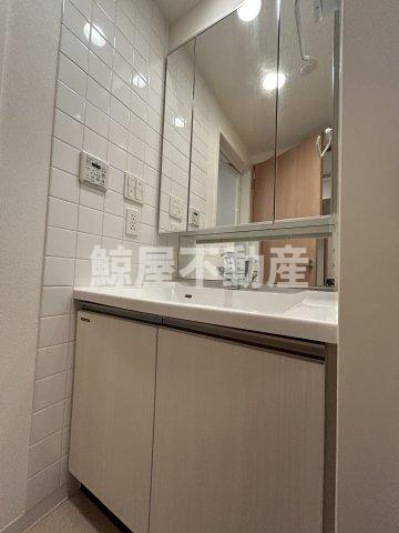 アクティ東仲通りの洗面所|ゆったりとスペースのある洗面所