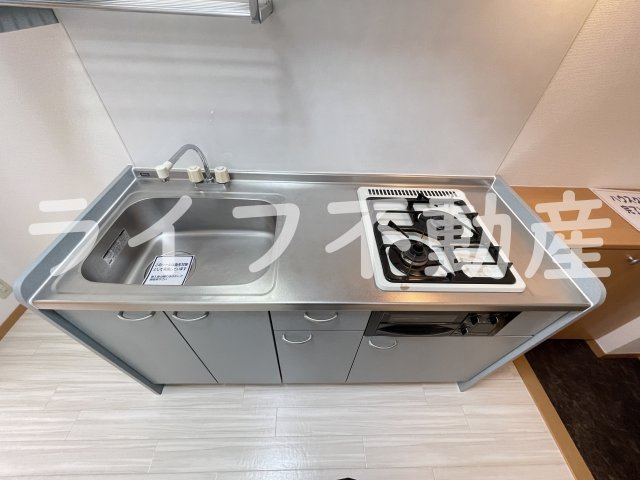 D・スクウェアのキッチン|コンパクトなキッチンで掃除もラクラク