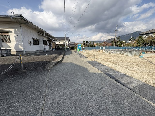 【その他】 | 糟屋郡宇美町宇美中央1丁目4期　2号棟（全3棟）【仲介手数料無料・0円】 | 現地写真。前面道路です。
