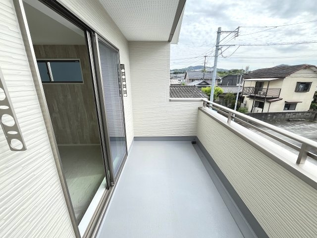 【バルコニー】 | 糟屋郡宇美町宇美中央1丁目4期　2号棟（全3棟）【仲介手数料無料・0円】 | 施工例。施工例は完成時と異なる場合があります。
