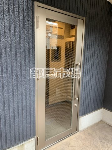 Best Stage三ノ輪のエントランス