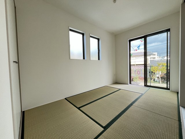 【和室】 | 糟屋郡宇美町宇美中央1丁目4期　3号棟（全3棟）【仲介手数料無料・0円】 | 施工例。施工例は完成時と異なる場合があります。