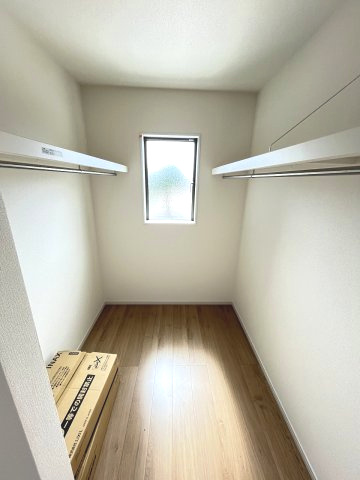 【収納】 | 糟屋郡宇美町宇美中央1丁目4期　3号棟（全3棟）【仲介手数料無料・0円】 | 現地写真。ウォークインクローゼットです。