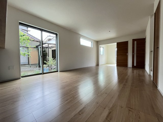 【居間・リビング】 | 糟屋郡宇美町宇美中央1丁目4期　3号棟（全3棟）【仲介手数料無料・0円】 | 現地写真。