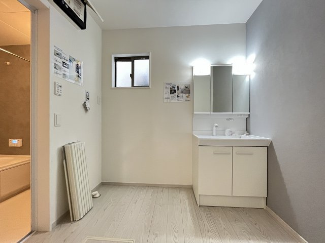 【洗面所】 | 糟屋郡宇美町宇美中央1丁目4期　3号棟（全3棟）【仲介手数料無料・0円】 | 施工例。施工例は完成時と異なる場合があります。