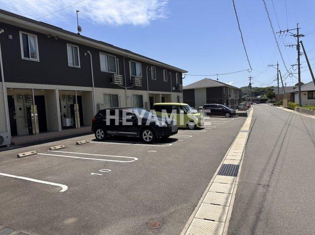 エトワールの駐車場