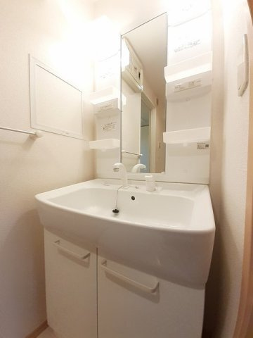 マグノリアの洗面所|ゆったりとスペースのある洗面所