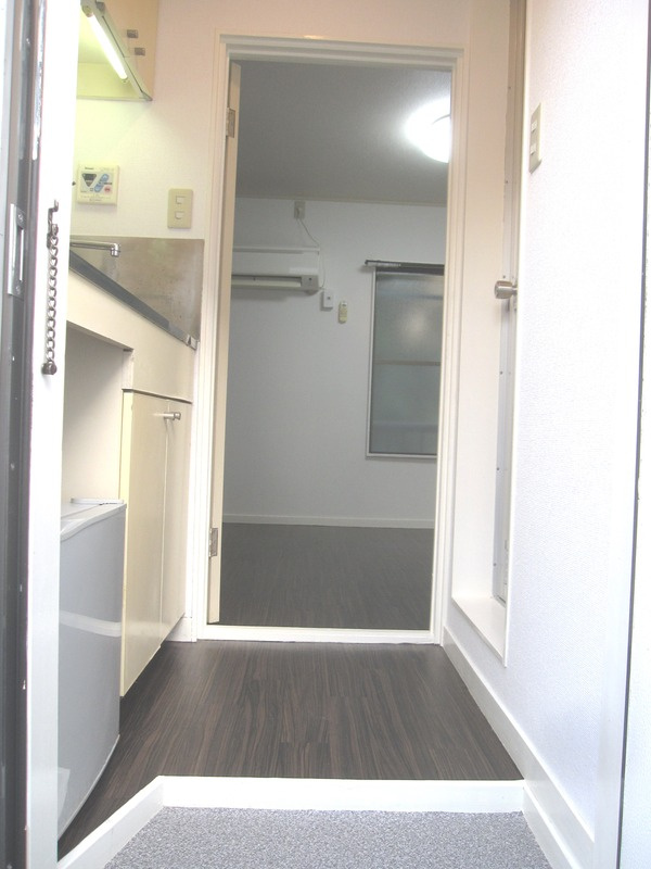 プラザドゥウィルシャーＡ棟の玄関|きれいな玄関です