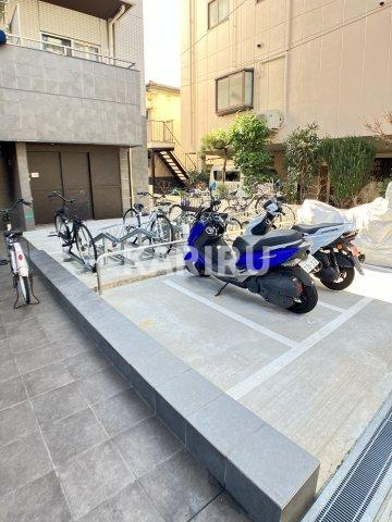 ゼオン大阪EASTの駐車場