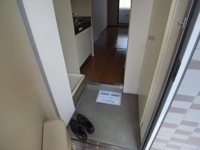 スカイコート駒場東大前の玄関|落ち着いた玄関です