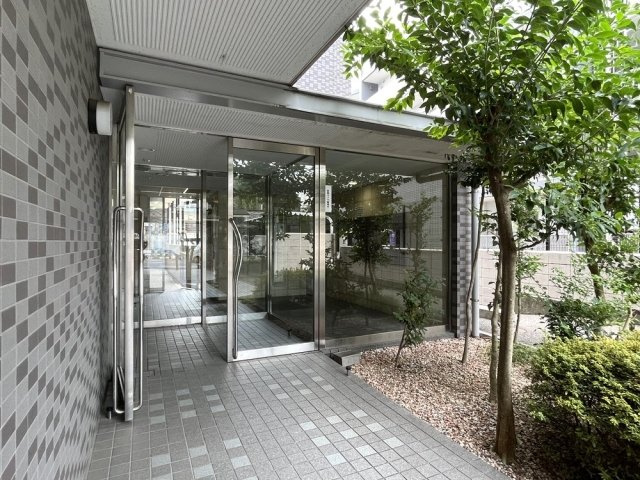 スカイコート駒場東大前のエントランス|エントランスです