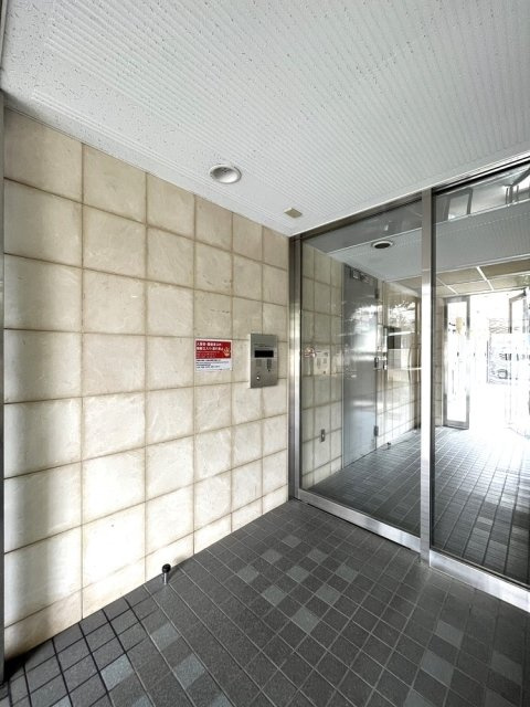 スカイコート駒場東大前のエントランス|エントランスです