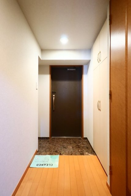 デュオ・スカーラ中野坂上の玄関|収納もある玄関です