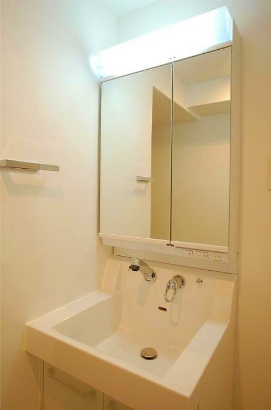 ステージファースト駒沢の洗面所|忙しい朝には欠かせない洗面所です