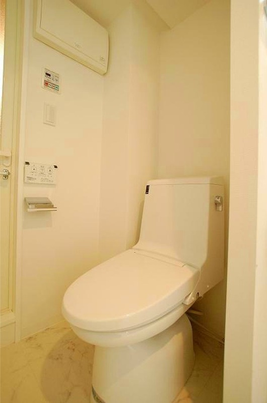 ステージファースト駒沢のトイレ|落ち着いた色調のトイレです