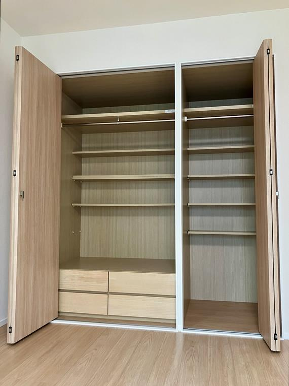 代沢戸建の収納|便利な収納スペースです