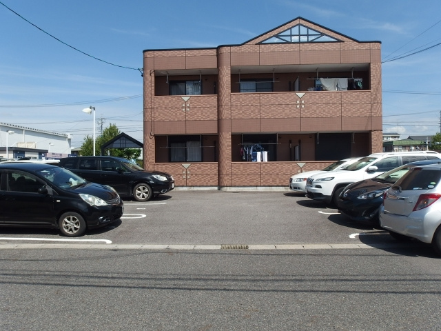 エスポアール南町の駐車場