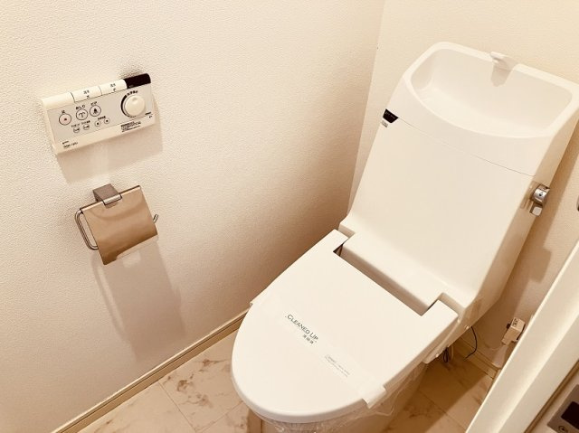 プライムアーバン烏山ガレリアのトイレ|※クリーニング後撮影