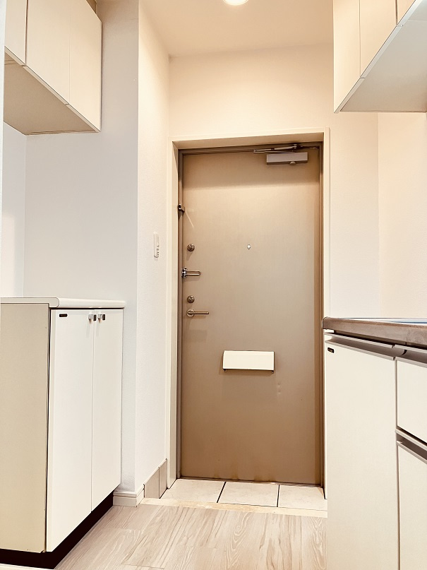 プライムアーバン烏山ガレリアの玄関|※クリーニング後撮影