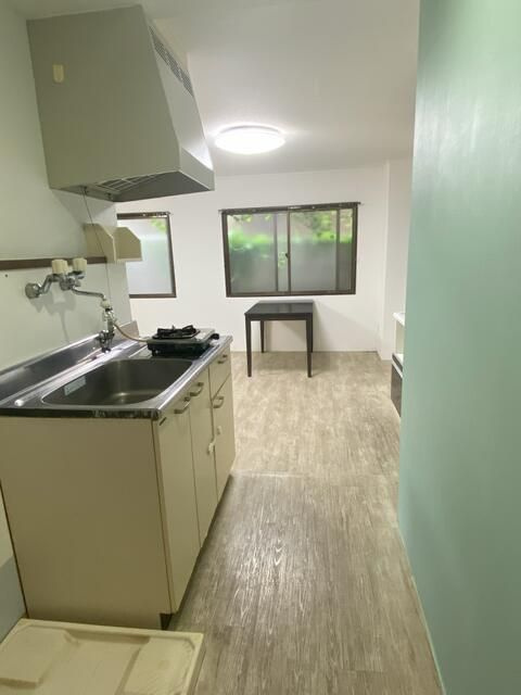 小針ビルのキッチン