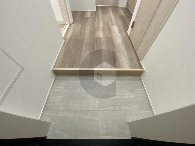 フジパレス俊徳道3番館の玄関