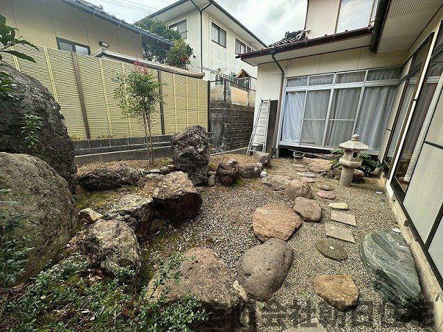 【庭】 | 淞北台中古戸建 | お庭の付いた物件です