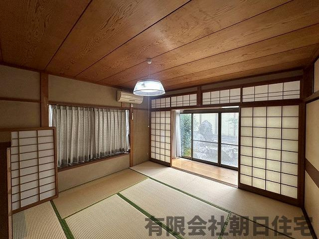 【和室】 | 淞北台中古戸建 | 畳の上でゆっくりとくつろげる和室です