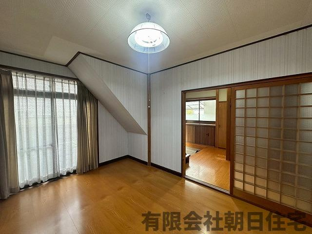 【洋室】 | 淞北台中古戸建 | 個人の部屋や寝室として使える洋室です