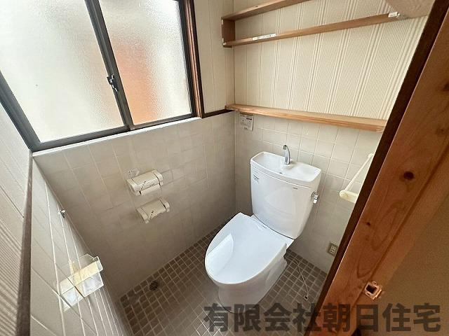 【トイレ】 | 淞北台中古戸建 | 落ち着いた色調のトイレです
