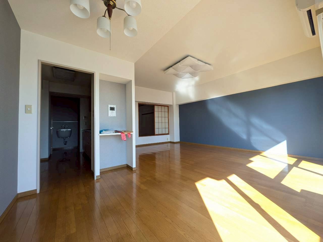 【居間・リビング】