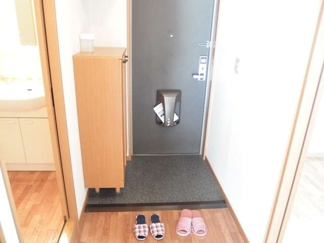 フラワーヒルズ宇頭の玄関